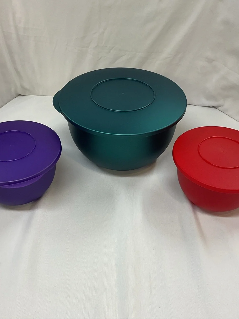 Tupperware Bundle Set (8 total) 1x 4.3l, 1x 2.5l, 3x 1.3l, 3x 350ml Stackable